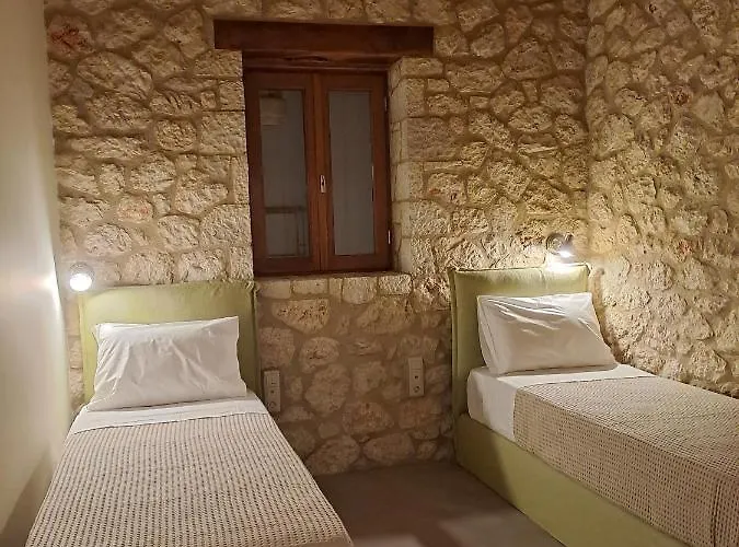 Melivaroni * Tsoukaladhes